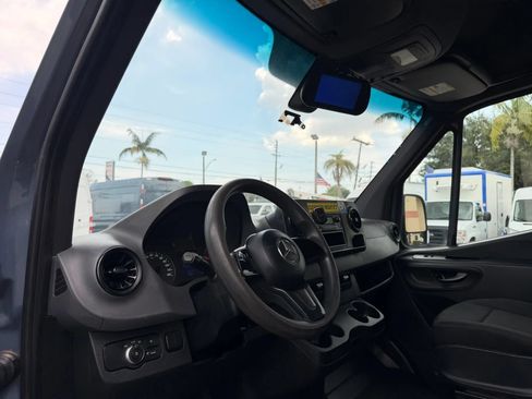 Used 2019 Mercedes-Benz Sprinter 170 image 12