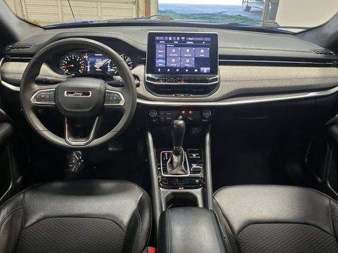 Used 2023 Jeep Compass Latitude AWD/4WD image 12