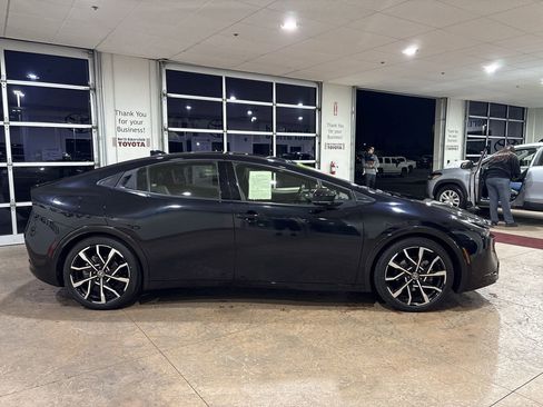 Certified 2023 Toyota Prius Prime image 3