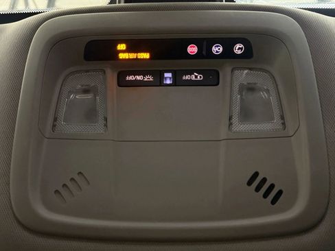 Used 2018 Chevrolet Malibu LT image 35