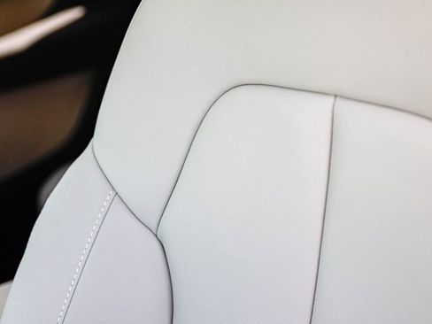 New 2026 Volvo XC40 B5 Plus w/ Protection Package Premier image 27