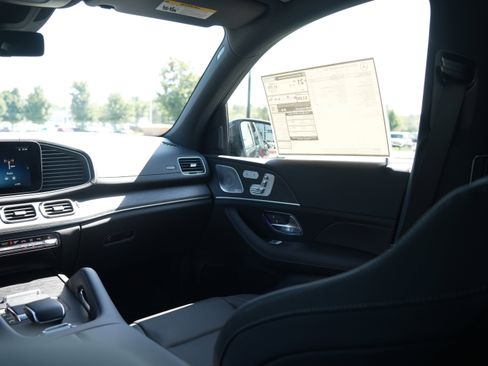 New 2025 Mercedes-Benz GLS 450 4MATIC image 24