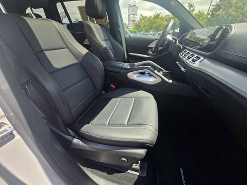 Used 2024 Mercedes-Benz GLS 450 4MATIC image 10