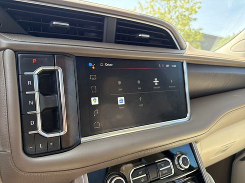 Used 2022 GMC Yukon XL Denali AWD/4WD image 21
