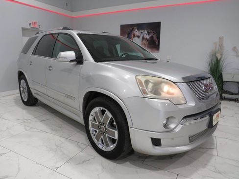 Used 2012 GMC Acadia Denali image 2