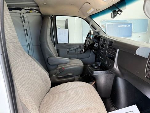Used 2020 GMC Savana 2500 image 20