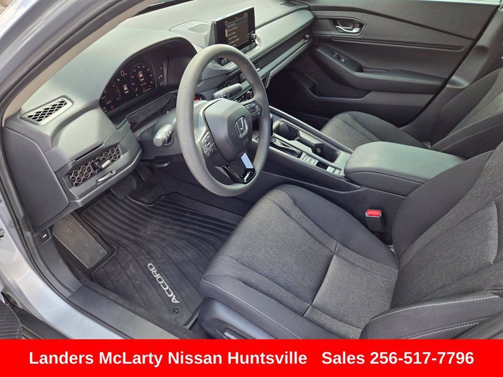 Used 2025 Honda Accord SE image 17