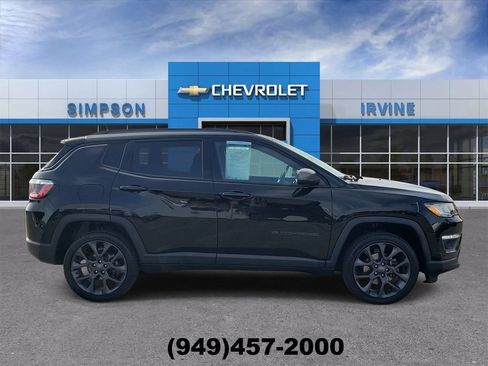 Used 2021 Jeep Compass Latitude w/ Sun and Sound Group AWD/4WD image 9