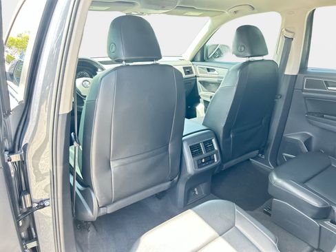 Used 2019 Volkswagen Atlas SE w/ Towing Package FWD image 12