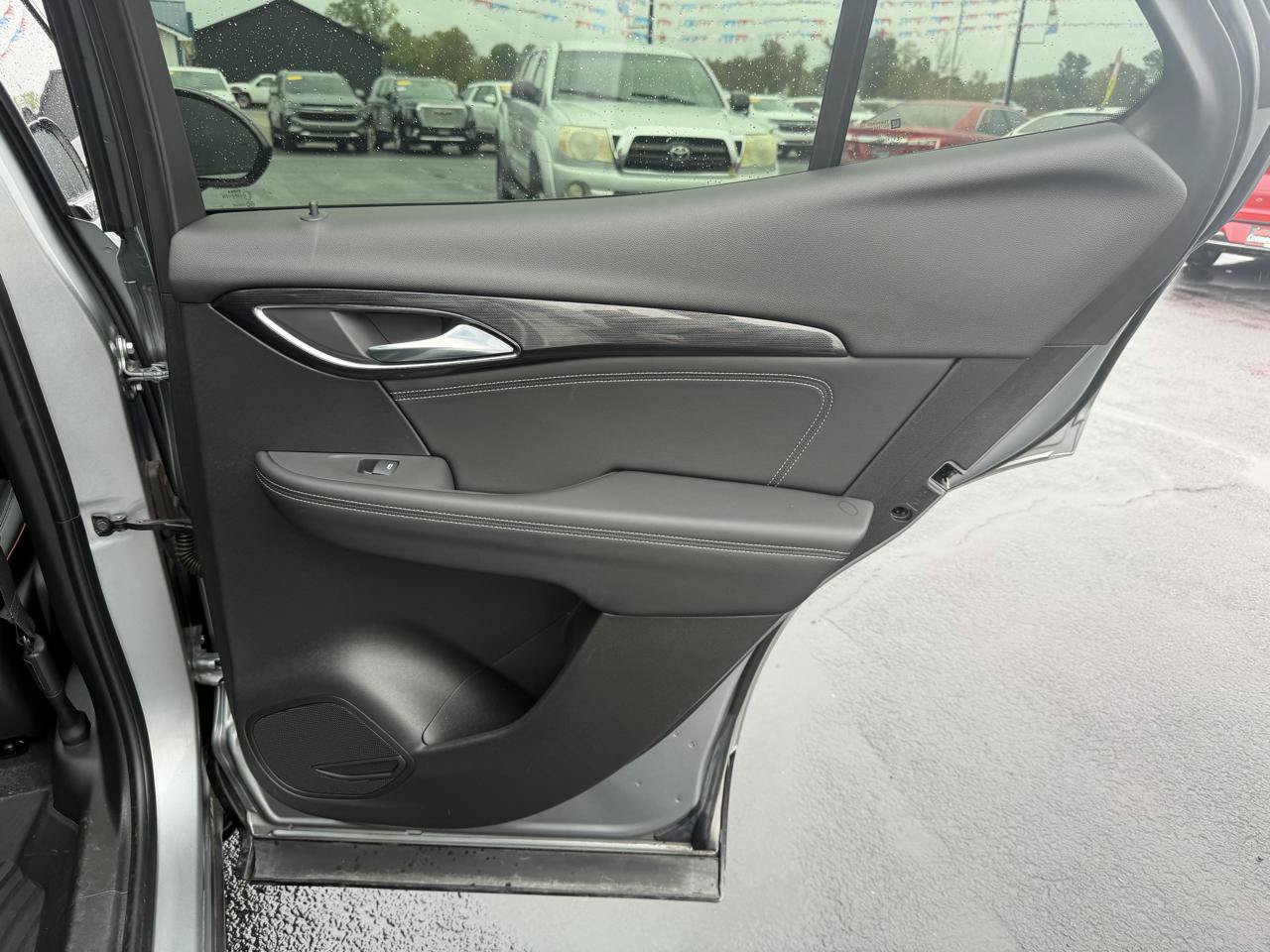Used 2023 Buick Envision Essence w/ Sport Touring Package FWD image 20