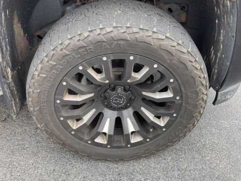 Used 2013 Chevrolet Tahoe LTZ AWD/4WD image 20