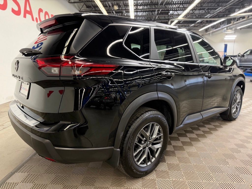 Used 2026 Nissan Rogue SV FWD image 7