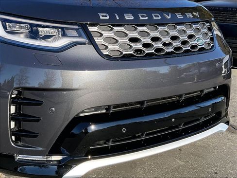 New 2026 Land Rover Discovery Limited Edition image 35