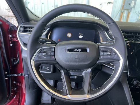 New 2025 Jeep Grand Cherokee L Laredo w/ Luxury Tech Group I image 11