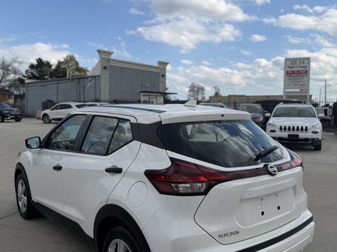 Used 2021 Nissan Kicks S image 4