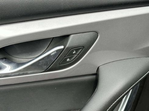 Used 2024 Chevrolet Blazer LT image 18