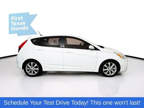 Used 2014 Hyundai Accent SE w/ Option Group 3 image 9