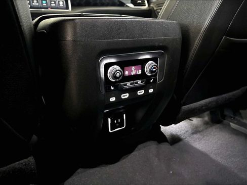 Used 2023 GMC Yukon XL Denali w/ Advanced Technology Package AWD/4WD image 30