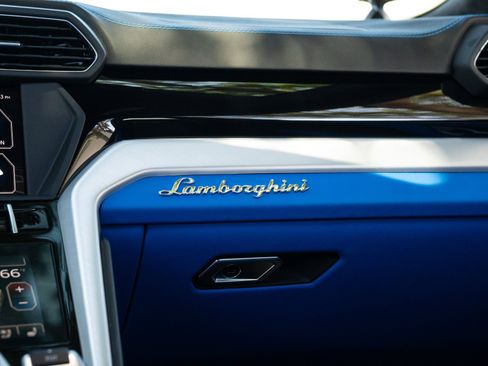 Used 2019 Lamborghini Urus AWD/4WD image 59