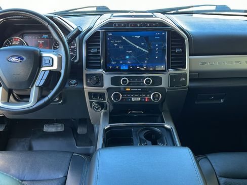 Used 2022 Ford F350 Lariat w/ Black Appearance Package image 15