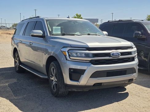 Used 2022 Ford Expedition Max XLT AWD/4WD image 3