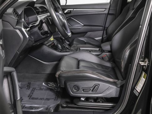 Used 2022 Audi Q3 2.0T Premium w/ Black Optic Sport Package image 26
