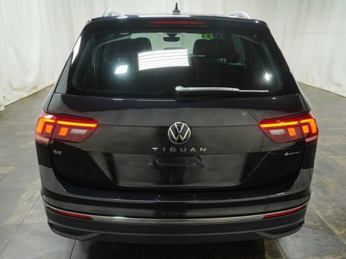 Used 2023 Volkswagen Tiguan SE w/ Panoramic Sunroof Package AWD/4WD image 5