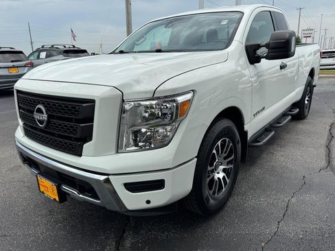 Used 2023 Nissan Titan SV w/ SV Utility Package image 8