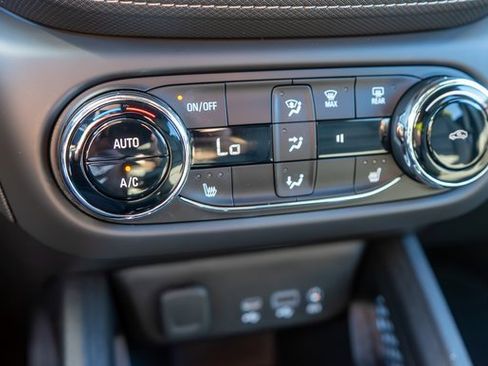 Used 2023 Chevrolet TrailBlazer ACTIV w/ Convenience Package image 30