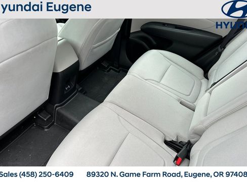 Used 2025 Hyundai Tucson SE image 16