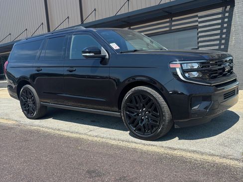 Used 2026 Ford Expedition Max Platinum w/ Stealth Performance Package AWD/4WD image 3