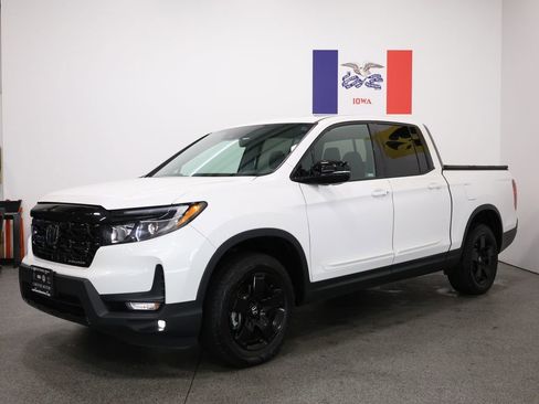 Used 2025 Honda Ridgeline Black Edition image 8