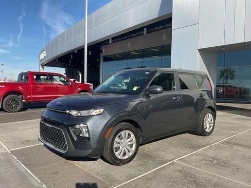 Used 2020 Kia Soul LX image 3