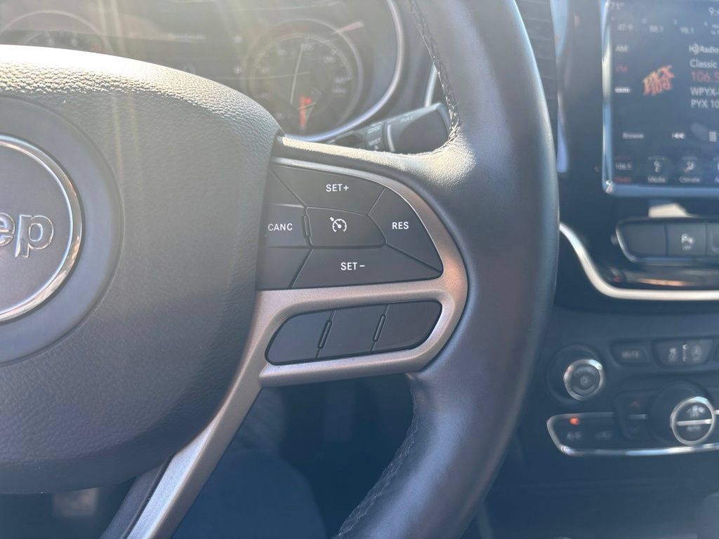 Used 2019 Jeep Cherokee Limited AWD/4WD image 22