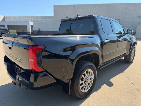 Certified 2025 Toyota Tacoma Limited AWD/4WD image 5