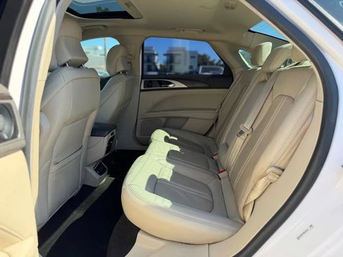 Used 2019 Lincoln MKZ Reserve FWD image 28