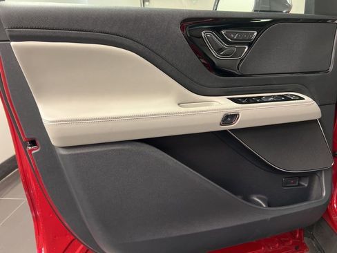 New 2026 Lincoln Aviator AWD image 28