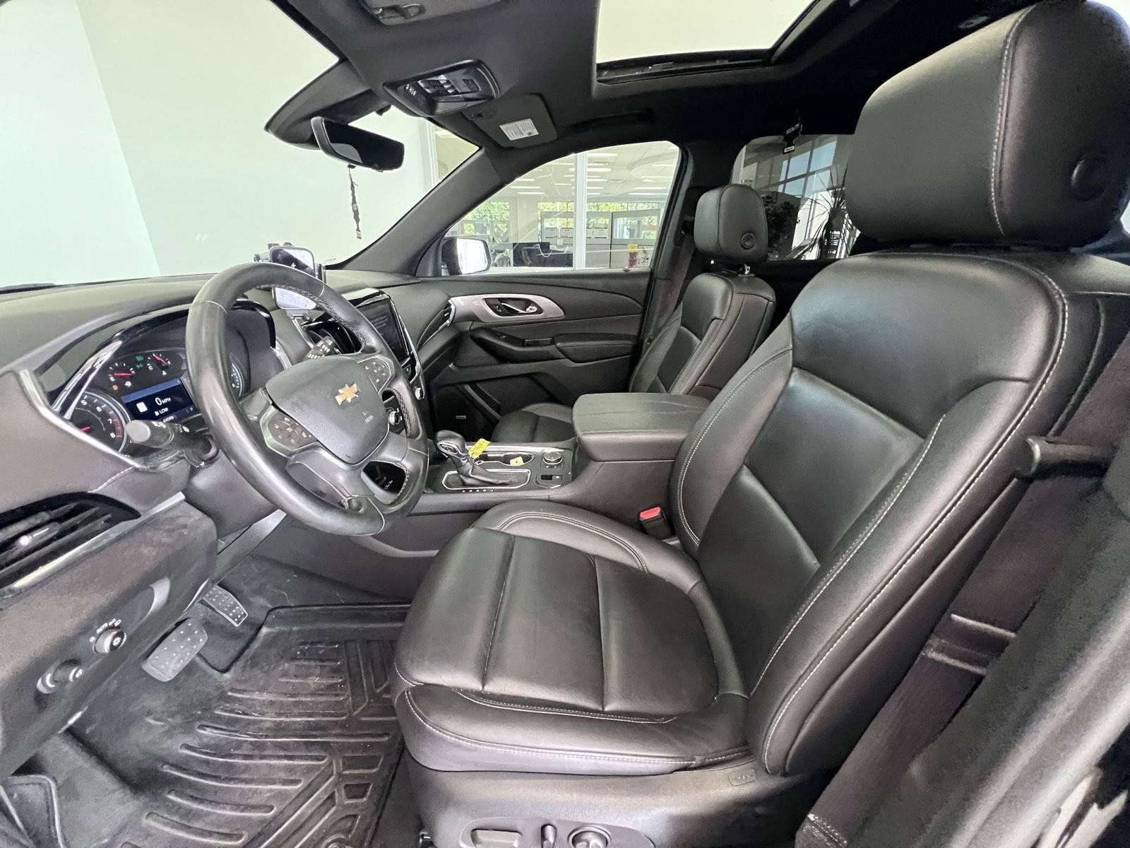 Used 2023 Chevrolet Traverse LT w/ LT Premium Package AWD/4WD image 11