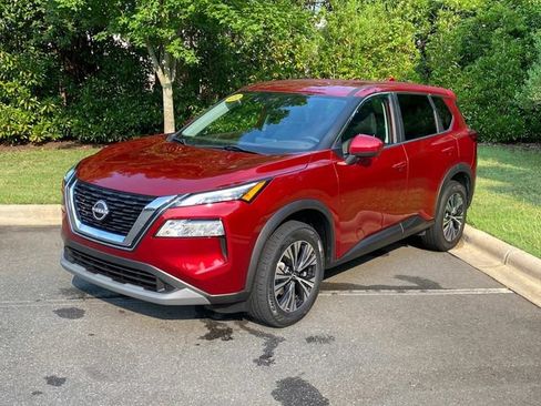 Used 2023 Nissan Rogue SV FWD image 3