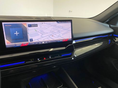 Certified 2024 BMW 530i xDrive w/ Premium Package image 25