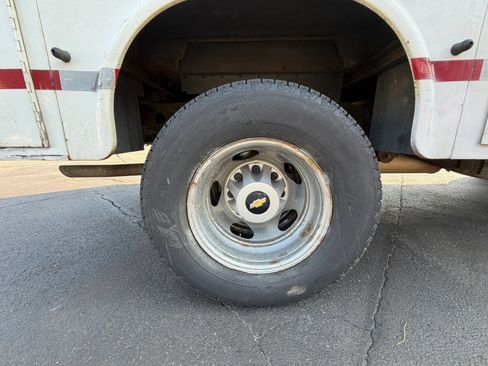 Used 2011 Chevrolet Silverado 3500 W/T AWD/4WD image 23