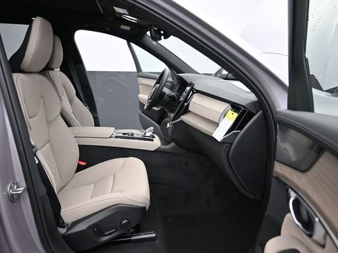 New 2026 Volvo XC90 B6 Plus w/ Protection Package Premier AWD/4WD image 14