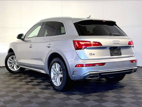 Used 2022 Audi Q5 2.0T Premium w/ Convenience Package AWD/4WD image 3