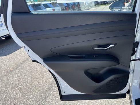 New 2025 Hyundai Tucson SE image 42