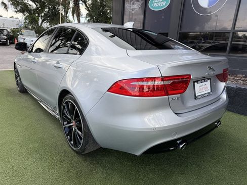 Used 2018 Jaguar XE S RWD image 4