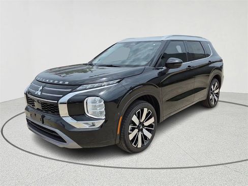 New 2025 Mitsubishi Outlander SEL image 1