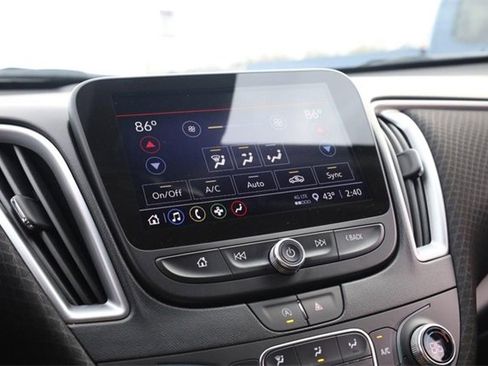 Used 2024 Chevrolet Malibu LT image 11