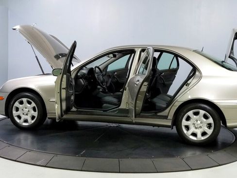 Used 2005 Mercedes-Benz C 320 4MATIC Sedan image 12