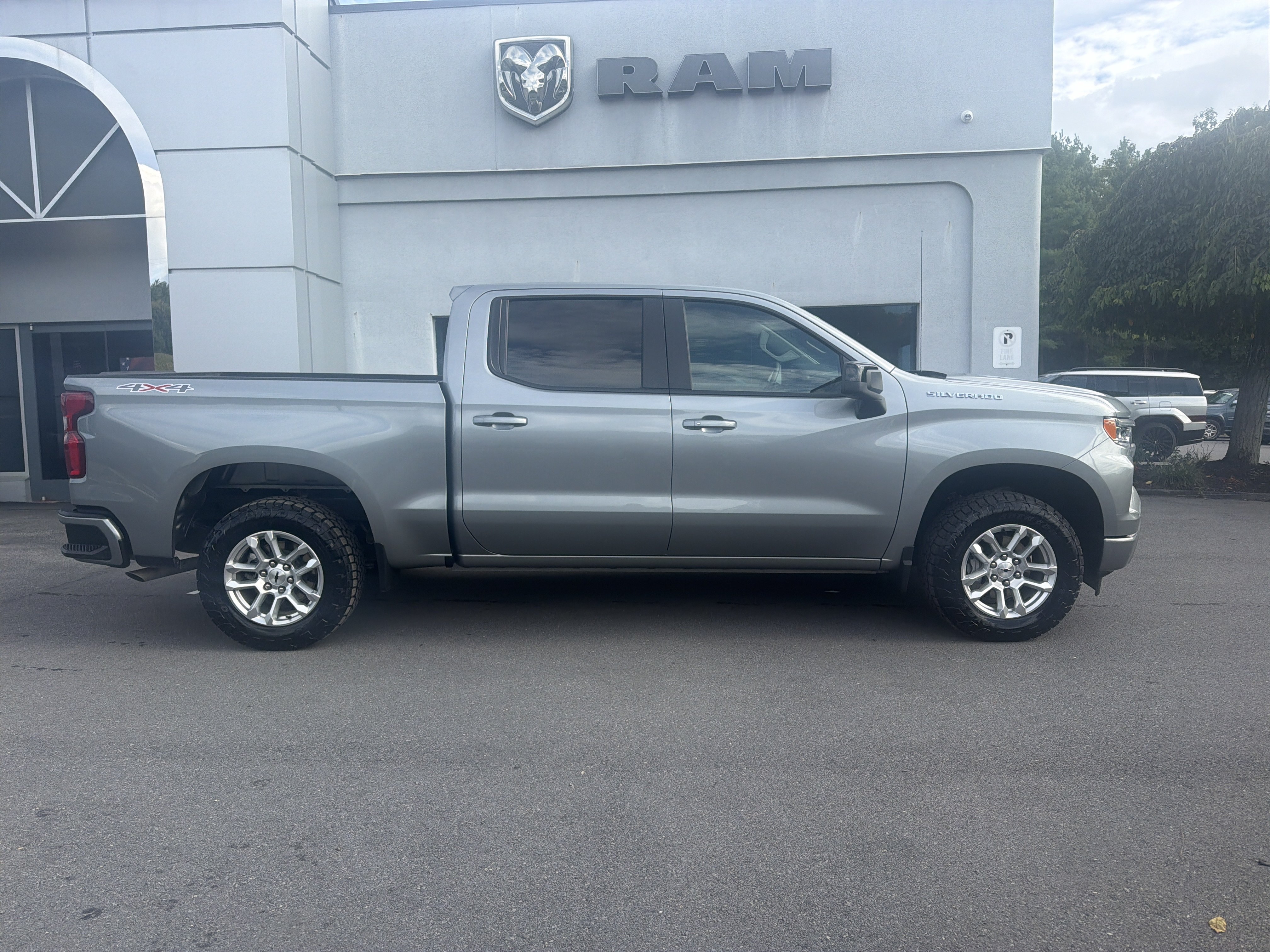 Used 2026 Chevrolet Silverado 1500 RST AWD/4WD image 2