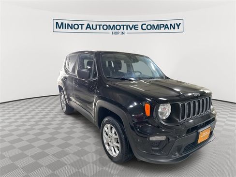 Certified 2023 Jeep Renegade Latitude image 2